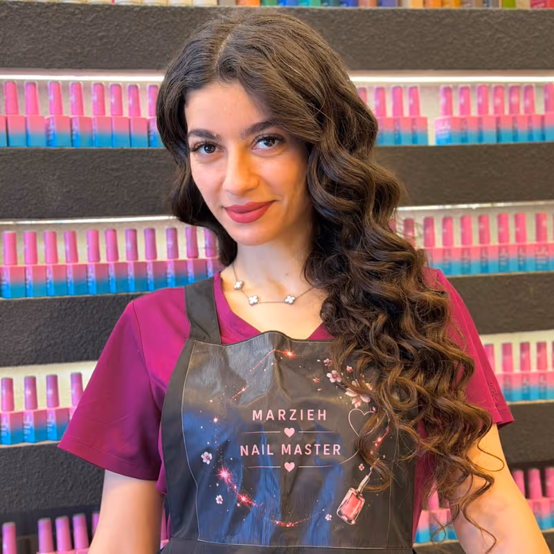Marzieh, Gel & Acrylic Design Specialist
